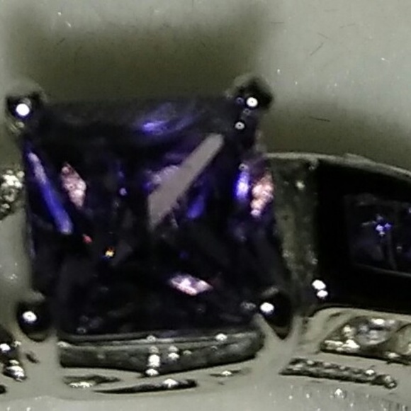 Gorgeous silver rings with beautiful purple SZ - Picture 1 of 3